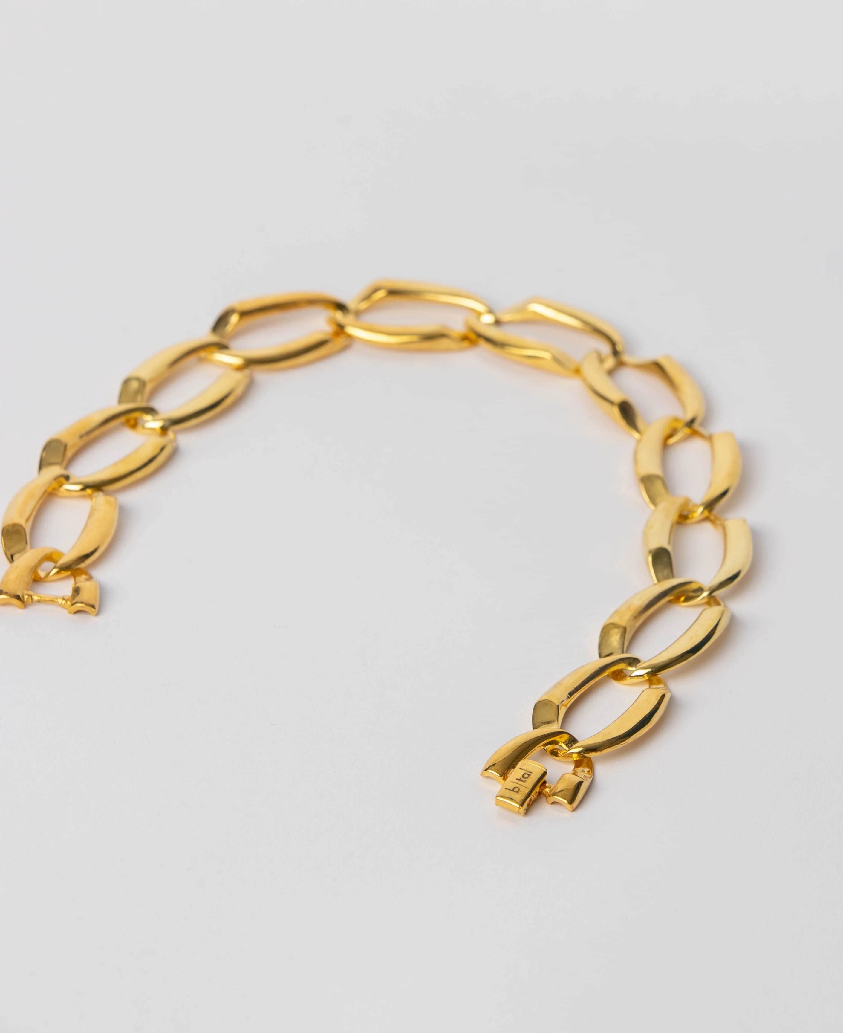 GOLD CHAIN NECKLACE